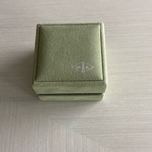 Van Cleef Arpels Green Earrings Box VCA